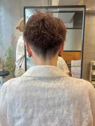 ショート カラー パーマ 井上 唯のヘアスタイル