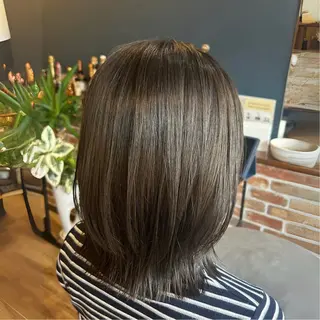 ミディアム 中村 莉乃香のヘアスタイル