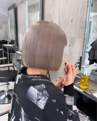 ショート カラー ハイトーン/ゆるふわ 🧚𖥔ׁTOMO♡のヘアスタイル