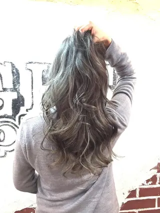 ロング EIGHT plum TOKIOリミテッドのヘアスタイル