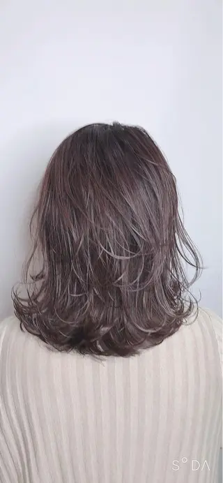 ミディアム カラー NINE+/代表 ブリーチ特化型サロンのヘアスタイル