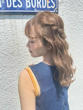 セミロング トレンドパーマ 加藤菜月のヘアスタイル