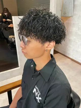 ショート パーマ メンズ 勝毛 広貴のヘアスタイル