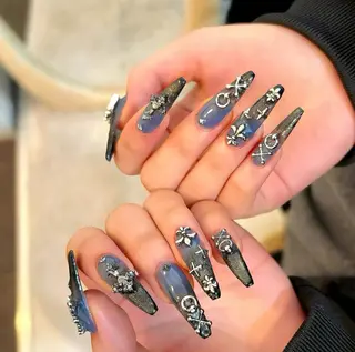 ロング Bling Salonのネイルデザイン