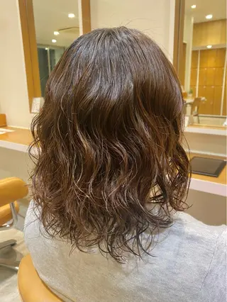 ミディアム パーマ 波津久 鈴愛のヘアスタイル