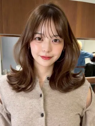 ミディアム 市毛 結菜のヘアスタイル