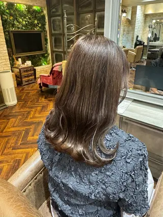 セミロング Y U K Iのヘアスタイル