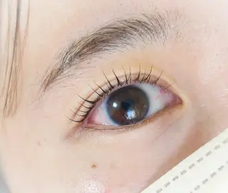 マツエク・マツパ 💜bora .のネイルデザイン