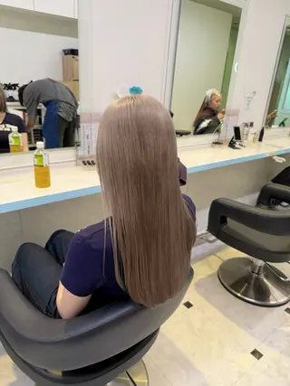 ロング カラー ブリーチカラー 🩵MIZUKIのヘアスタイル