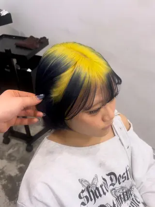 ショート カラー レイヤー sala 推しカラー職人🎀のヘアスタイル