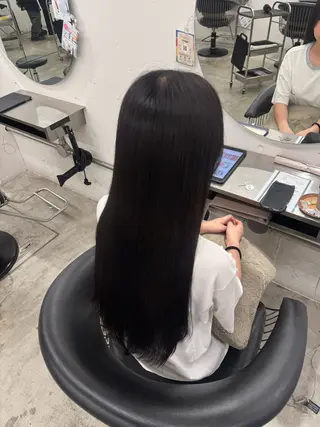 ロング Yoshioka Sakiのヘアスタイル