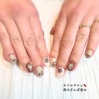 ネイル ショートネイル 森のさんぽ道のネイルデザイン