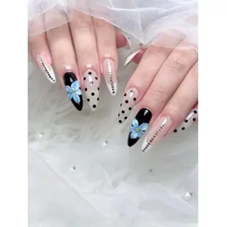 ネイル PEEKABOO NAIL 梅田のネイルデザイン