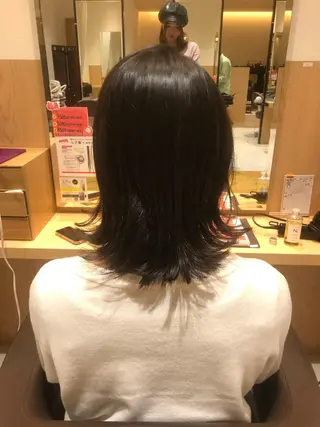 ミディアム 田中 真衣のヘアスタイル