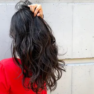 セミロング パーマ ヘアアレンジ KONOMI スタイリストのヘアスタイル