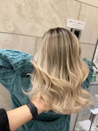 ミディアム カラー ブリーチ 透明感HIDEのヘアスタイル