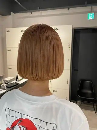 ショート カラー ブリーチ👩🦳/ ✂︎MANAMIのヘアスタイル