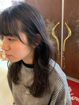 ロング 相田 優子のヘアスタイル