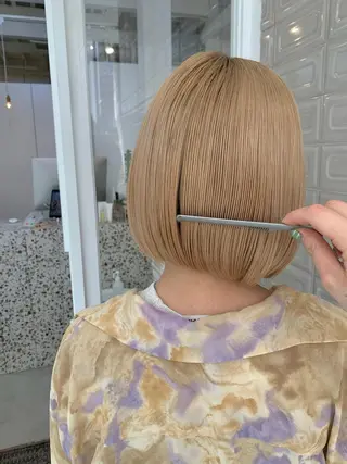 ショート カラー wakana/ 柔らかベージュカラーのヘアスタイル