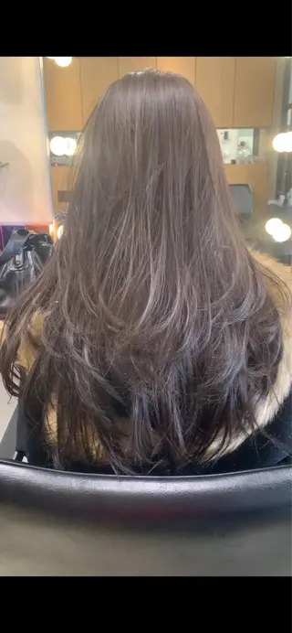 ロング 伊藤 鳳雅のヘアスタイル