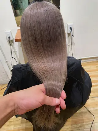 ロング 柔らかな縮毛矯正 透明感カラー💫のヘアスタイル