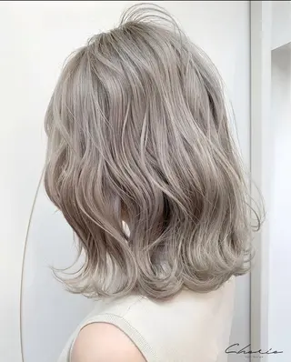 ミディアム カラー CHERIEブリーチ ダブルカラー 天神のヘアスタイル
