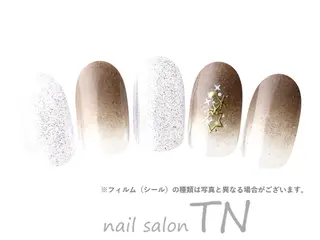 ネイル 花 音のネイルデザイン