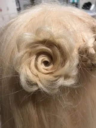 似合う髪型見つけます AYAKAのヘアスタイル