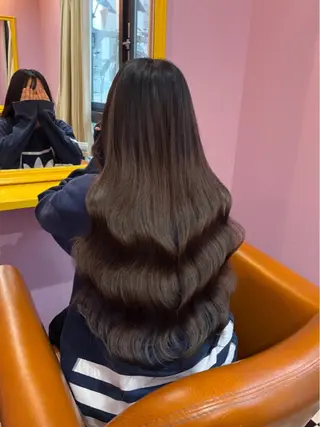 ロング カラー＋ちび編み込み エクステ梅田🐨のヘアスタイル
