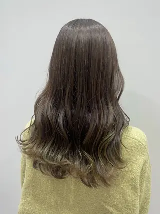 ロング カラー ワダ モエナのヘアスタイル