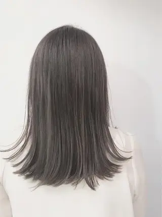 セミロング カラー ぱつっとボブ/ 小野あかねのヘアスタイル