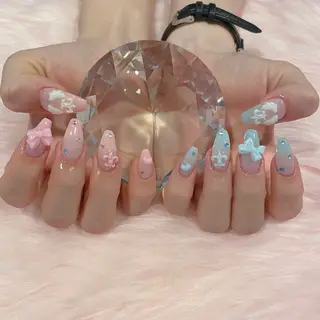 ネイル リスブラン 🎀Mika🎀のネイルデザイン