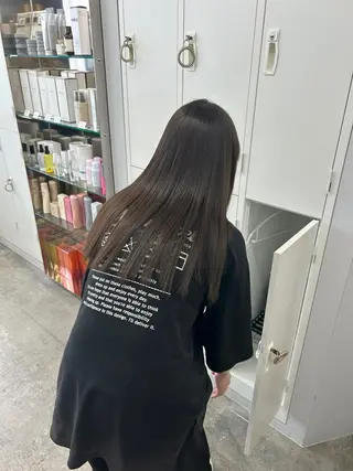 ロング ハルカ 透明感カラー 美髪縮毛矯正🥣のヘアスタイル