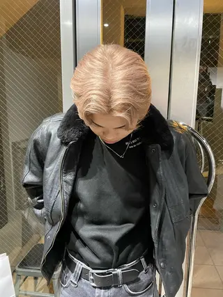 カラー ミルクティーベージュ ブリーチ🖤サヤカのヘアスタイル