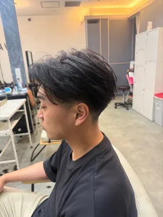 ショート カラー パーマ メンズ 鍋島 拓真のヘアスタイル