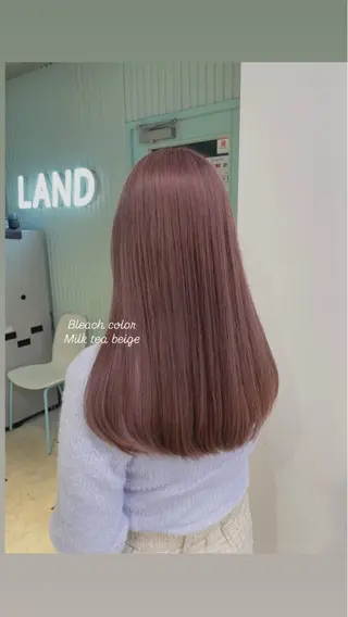 セミロング カラー 🤍💕ブリーチカラ ーAyaka💕🤍のヘアスタイル