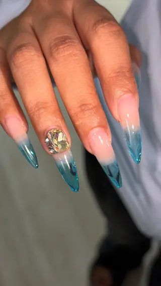 ネイル hitomi 🎀所沢ネイルサロンのネイルデザイン