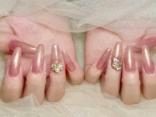 ネイル 🦋 Queenieのネイルデザイン