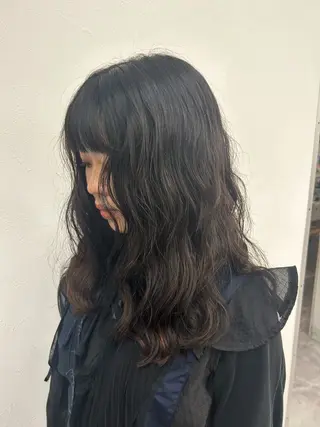 ロング パーマ 對馬 光梨のヘアスタイル