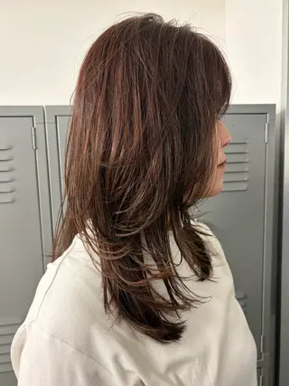 セミロング カラー cana 札幌レイヤースタイルのヘアスタイル