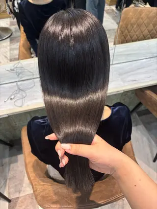 ロング 透明感/艶カラー/ 栄/アカリ🫧のヘアスタイル