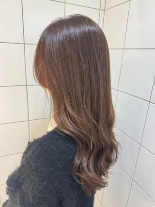 ロング 新津 七海のヘアスタイル