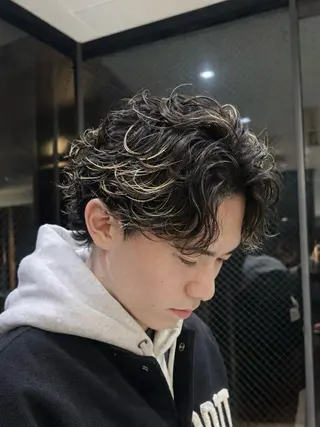 ミディアム パーマ メンズ 🇺🇸サーフカール 🇺🇸ケンシロウのヘアスタイル