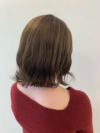 ミディアム カラー 顔まわりカット✄ ベージュカラー🧸のヘアスタイル