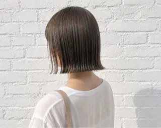ショート カラー ズミ🦖レイヤー 艶ボブ/Wカラーのヘアスタイル