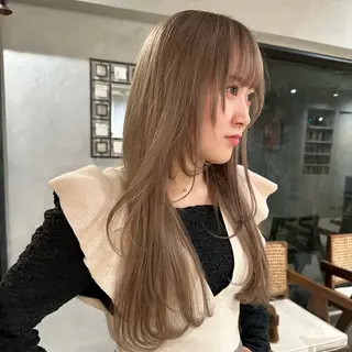 セミロング カラー 💫艶ハイトーン×髪 質改善💫リュウトのヘアスタイル