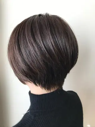 ショート 《インナーカラー》 YAMADAのヘアスタイル