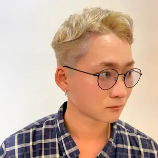 ショート カラー メンズ ショート/ウルフ ハイトーン/カイセイのヘアスタイル