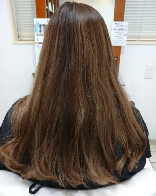 ロング カラー ✂️ダメージレス カラー小林健太✂️のヘアスタイル