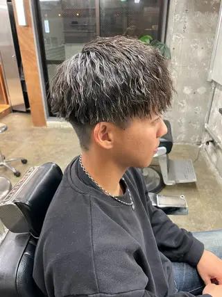 ショート カラー パーマ ヘアアレンジ メンズ 亀井隆汰/メンズ専門 パーマ/フェード可のヘアスタイル
